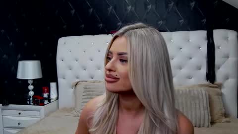 Emma Mavis online show from January 13, 1:52 pm