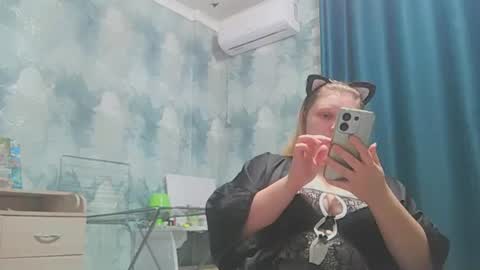 emmamelody online show from September 17, 1:42 am