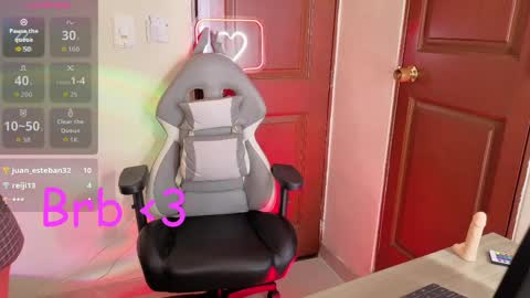    online show from April 8, 11:02 am