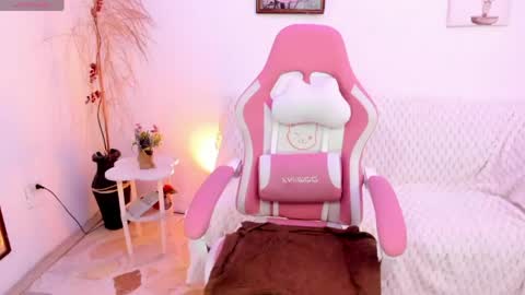 Emma  online show from May 13, 8:51 pm