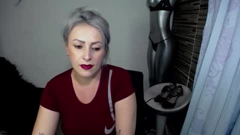 Emma online show from May 5, 10:48 pm