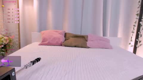 Emmi online show from December 18, 11:05 am