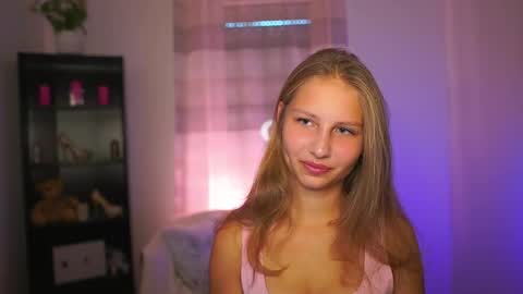 Emmie online show from October 1, 1:10 pm