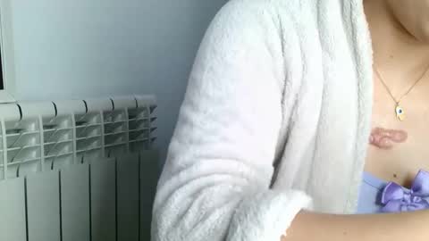 emmie online show from February 12, 9:10 am