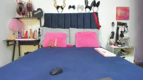          online show from March 17, 12:32 pm