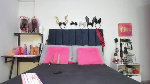          online show from November 8, 1:25 pm