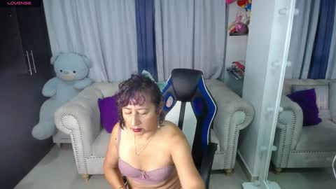 Emmily online show from January 17, 1:15 am