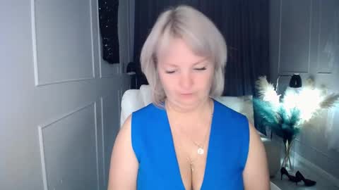 Snapshot of emmmam chatting on September 22, 6:28 am emmmam online show from September 22, 6:28 am