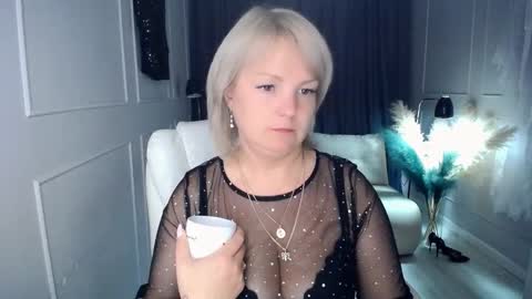 Snapshot of emmmam chatting on September 12, 2:30 pm emmmam online show from September 12, 2:30 pm