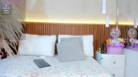 Emmy Lander online show from October 20, 8:03 pm