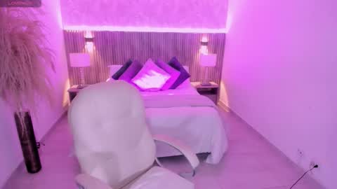 Emmy Walker online show from September 24, 11:06 am