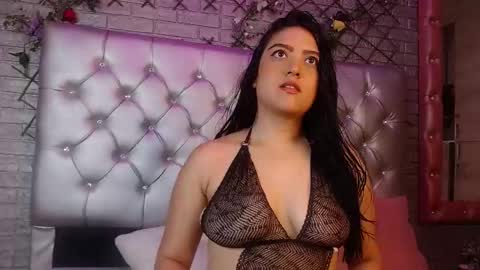 emmymiller1 online show from September 25, 6:37 pm