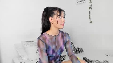 Emperatriz online show from October 2, 7:45 pm