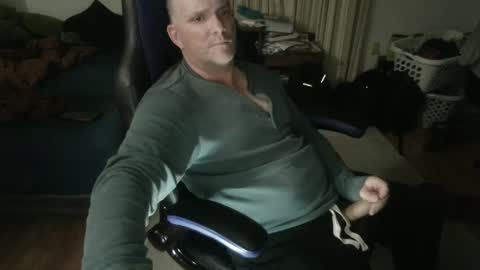 Snapshot of emsguy1 chatting on September 20, 2:47 am Matt online show from September 20, 2:47 am