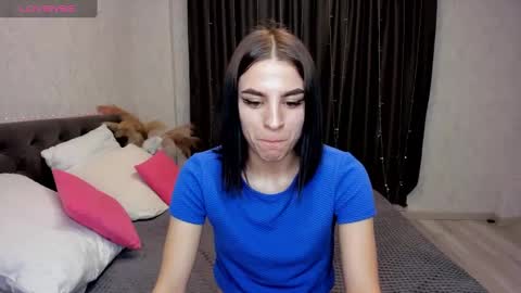 Snapshot of emy__angel chatting on January 3, 9:58 am emy__angel online show from January 3, 9:58 am