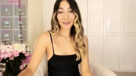 emyconneer online show from March 9, 11:42 pm