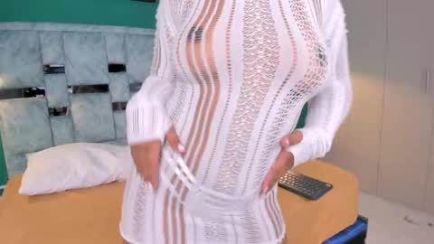 Emylilux online show from February 10, 12:52 pm