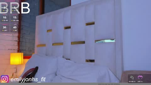 EMYLY  online show from February 6, 2:22 am