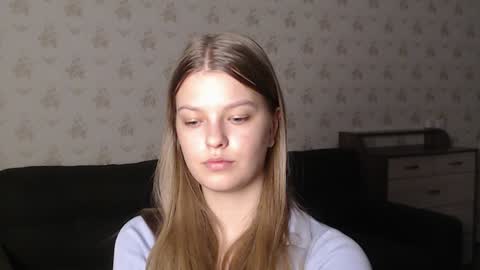 EmySway online show from December 22, 6:04 pm