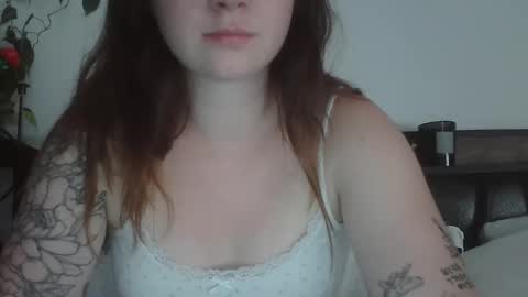 endlessly evie online show from March 11, 9:37 pm