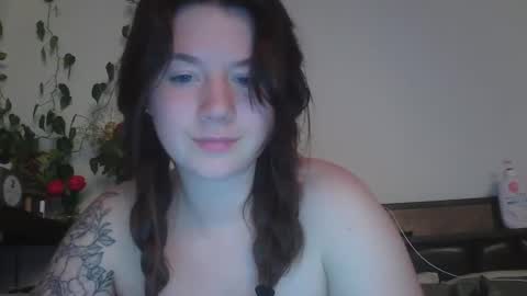 endlessly evie online show from February 22, 1:44 am
