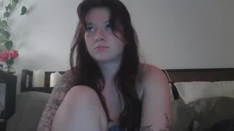 endlessly evie online show from January 4, 1:10 am