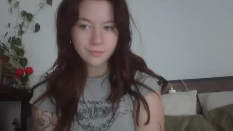 endlessly evie online show from January 1, 6:27 pm