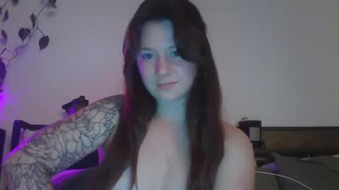 endlessly evie online show from February 28, 2:20 am
