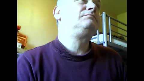 englishguysurrey online show from September 22, 9:02 am