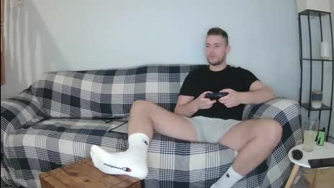 Englishladxxx online show from April 23, 8:32 pm