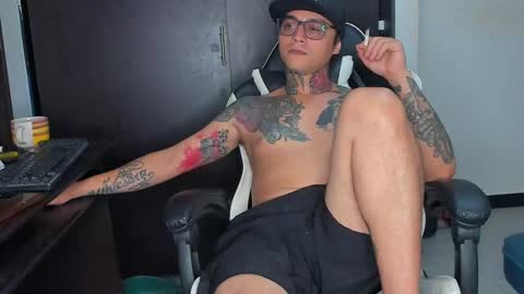 Snapshot of enjoymycock99 chatting on February 24, 2:51 am enjoymycock99 online show from February 24, 2:51 am