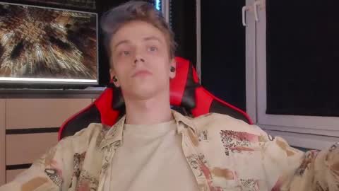 Enker online show from April 3, 8:27 pm