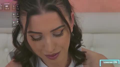 enyahazell online show from October 4, 7:00 pm