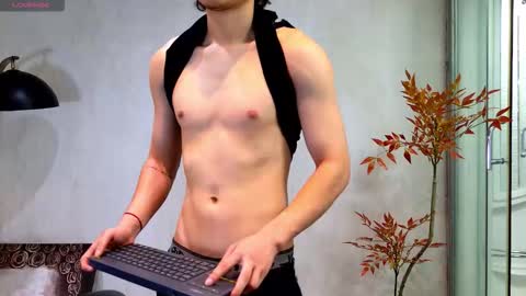 enzo_steel online show from March 4, 7:44 pm