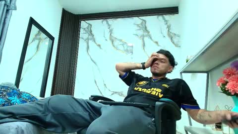    online show from February 3, 3:59 am