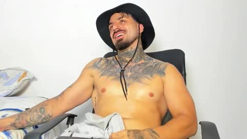 Enzo Aren online show from October 18, 2:05 am