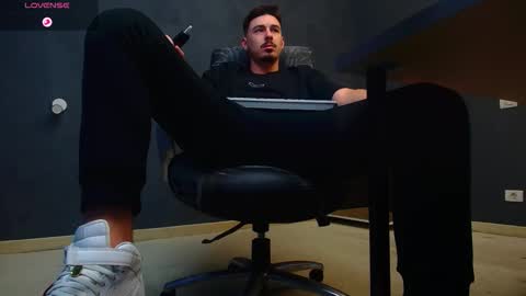 EnzoRace online show from October 18, 5:00 am