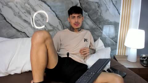 Snapshot of enzorodriguezz chatting on October 22, 1:13 pm Enzo Rodriguez online show from October 22, 1:13 pm