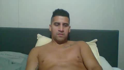 Snapshot of enzoron chatting on December 17, 3:39 am enzoron online show from December 17, 3:39 am