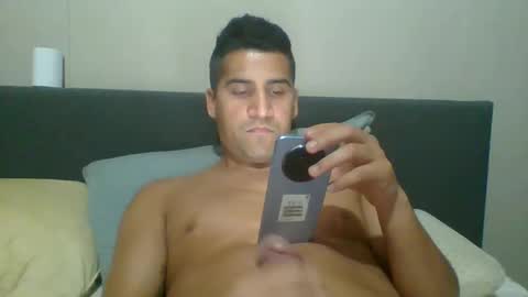 Snapshot of enzoron chatting on December 30, 2:53 am enzoron online show from December 30, 2:53 am