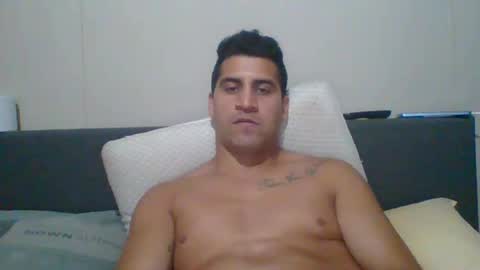 Snapshot of enzoron chatting on January 12, 6:28 am enzoron online show from January 12, 6:28 am