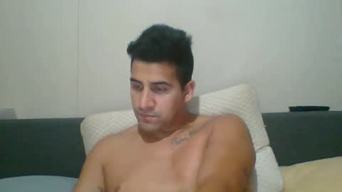 Snapshot of enzoron chatting on January 10, 3:18 am enzoron online show from January 10, 3:18 am