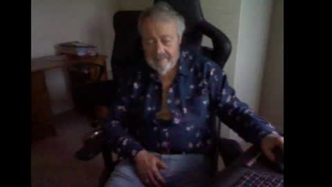 erasmus_d online show from September 27, 5:43 pm