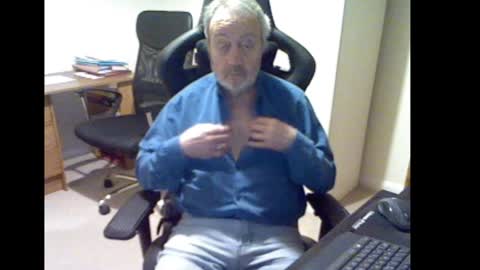 erasmus_d online show from January 3, 5:31 pm