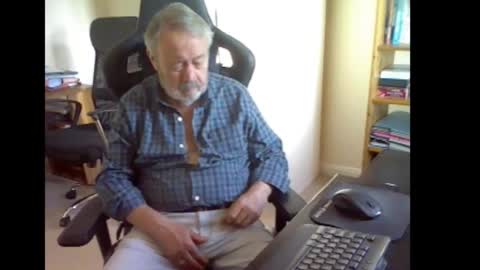 erasmus_d online show from September 21, 4:22 pm