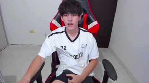 eren_tatakae online show from April 6, 1:36 am