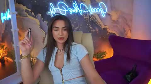 Erica online show from June 19, 2:56 pm