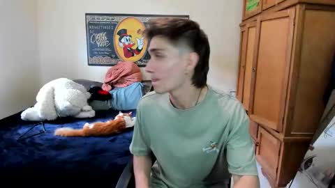 erick_de_rossee online show from May 5, 7:19 pm