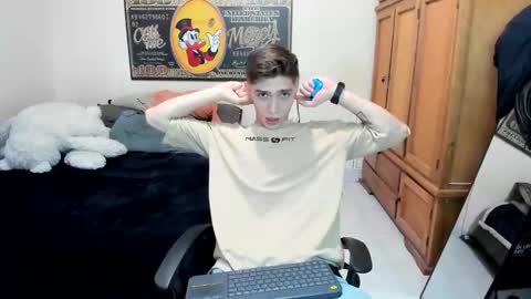 erick_de_rossee online show from May 6, 7:20 pm