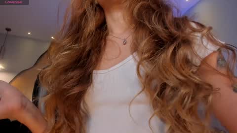 Snapshot of erikabenz chatting on February 5, 12:27 pm Erika Benz online show from February 5, 12:27 pm